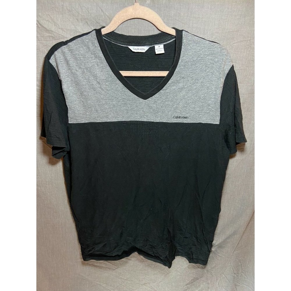 Calvin Klein Shirt Women Medium Black Gray Logo Spell Out Short Sleeves Ladies.